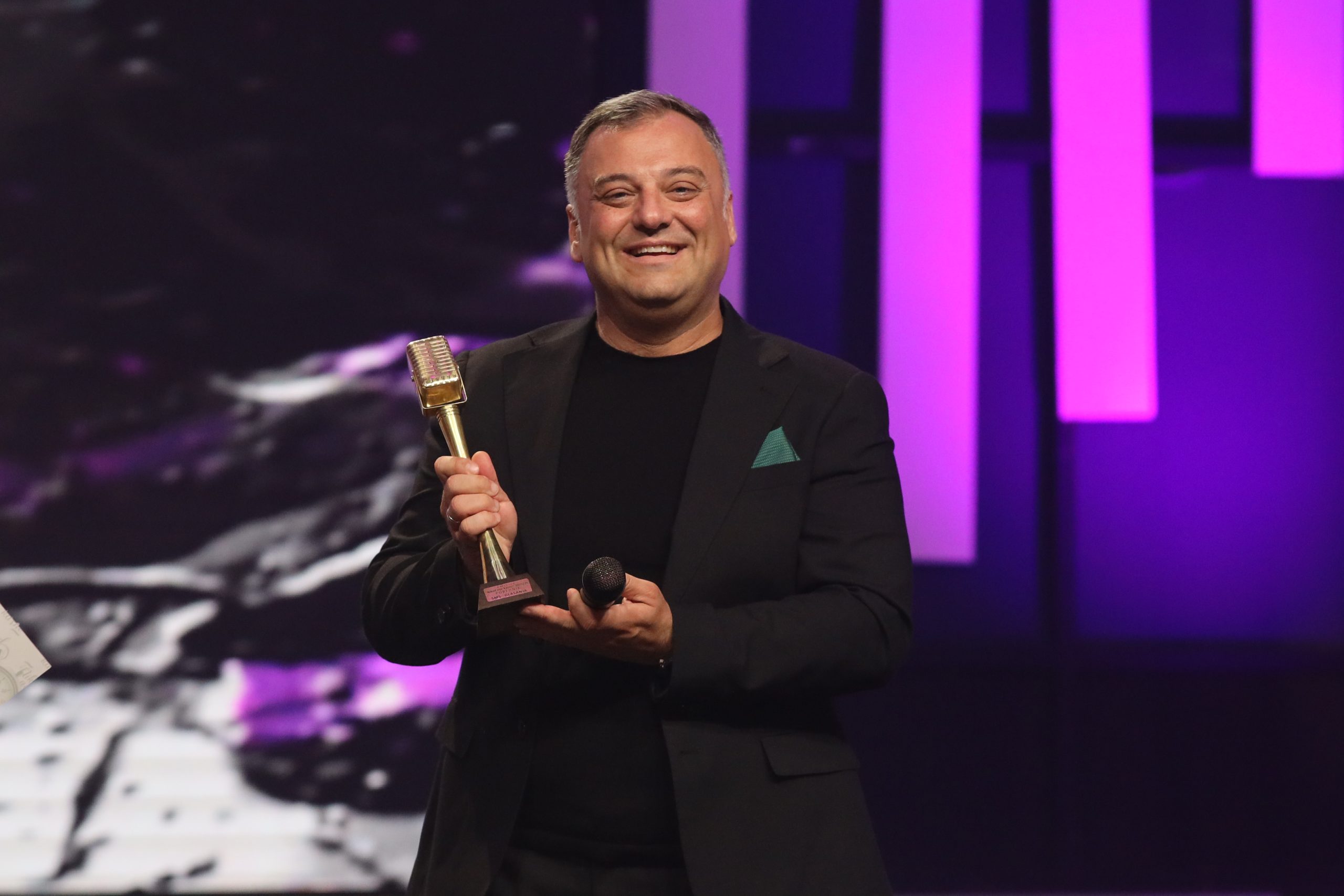 Viktor Dimitrievski mislio da je takmičenje za njega gotovo, a danas podigao pobedničku statuu: "Život mi se promenio" (VIDEO) 6 VIKTOR DIMITRIEVSKI FINALE NNK 21062026 FOTO MUNJA 4