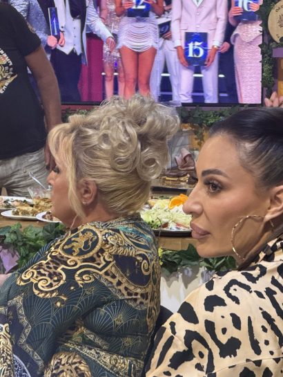 Ekskluzivno iz bekstejdža "Zvezda Granda": Ceca i Snežana Đurišić lavovski bodre svoje takmičare u finalu (VIDEO) 23 bekstejdz