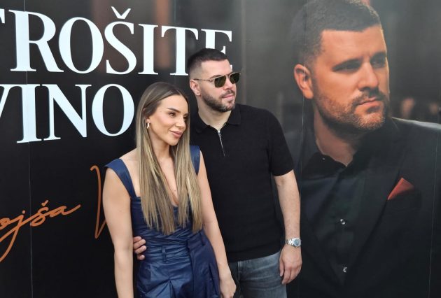 Estrada u problemu: Ivana Pavković i Petar Mitić otkrili šta se zaista dešava (VIDEO) 19 f6dd0677 556b 4843 8ffd c4757ce4f4e3 1B40538C DF23 4BAD A2F4 61365285198C 1