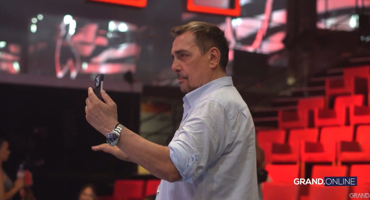 Brojimo sitno: Pogledajte šta je naša kamera zabeležila u poslednjim trenucima pre početka velikog finala "Zvezda Granda" (VIDEO) 8 image 15 9