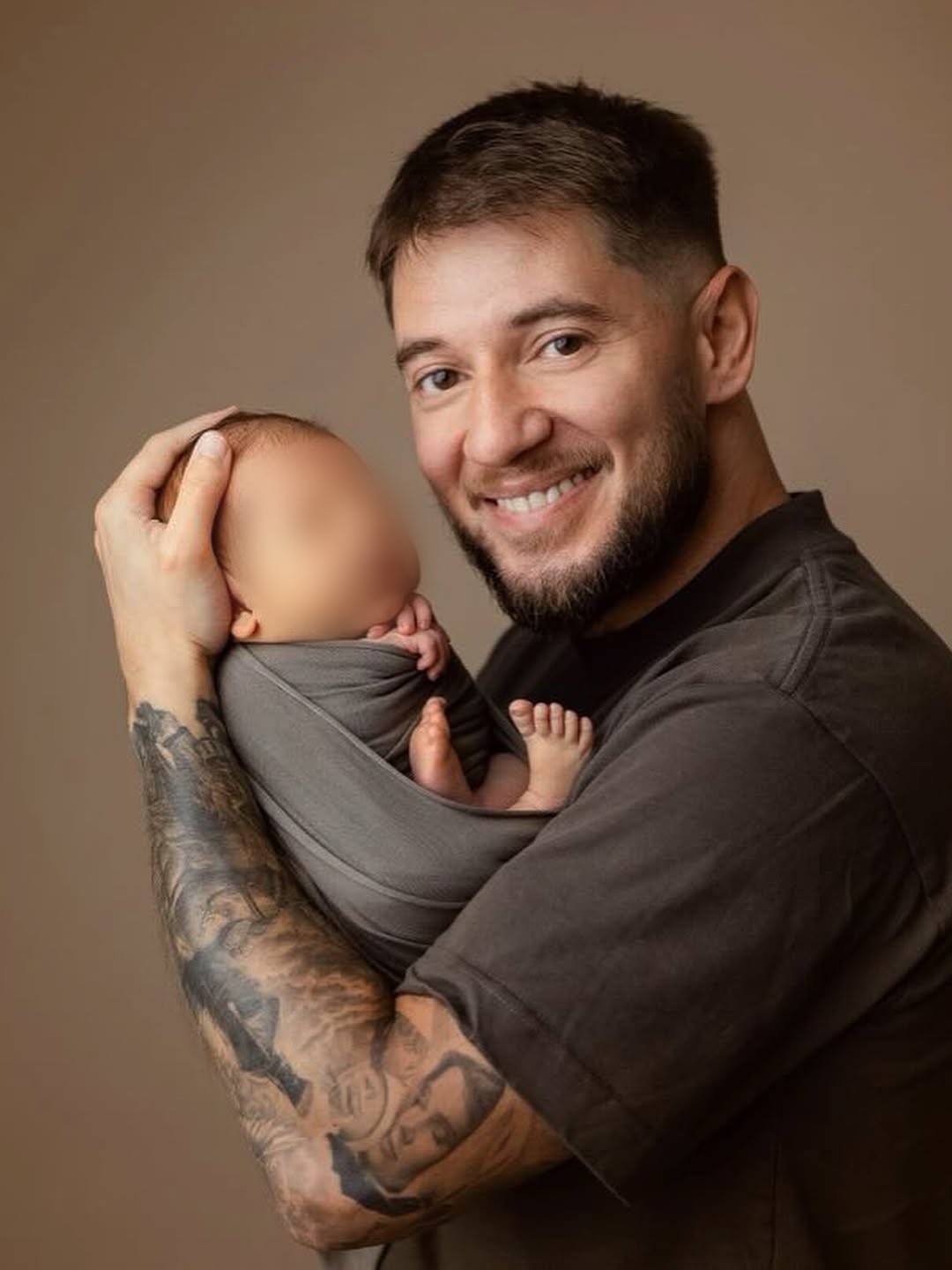 Joca Stefanović prvi put pokazao naslednika: Emotivni komentari preplavili mreže (FOTO) 8 joca stefanovic sa sinom