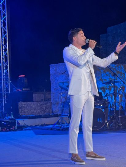 Filip Aleksić sa kolegama priredio veče za pamćenje u Crnoj Gori: Mladi pevač sišao među publiku, nastao trans (VIDEO) 19 4e6cc6e0 a392 4c76 a1b0 564be0af3621 1
