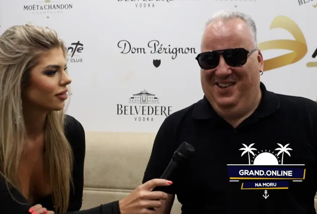 Dejan Matić nakon nastupa u Budvi otkrio zašto izbegava da putuje avionom: "Oni mogu sve, a ti ne možeš ništa" (VIDEO) 18 Dejan Matic intervju naslovna 1