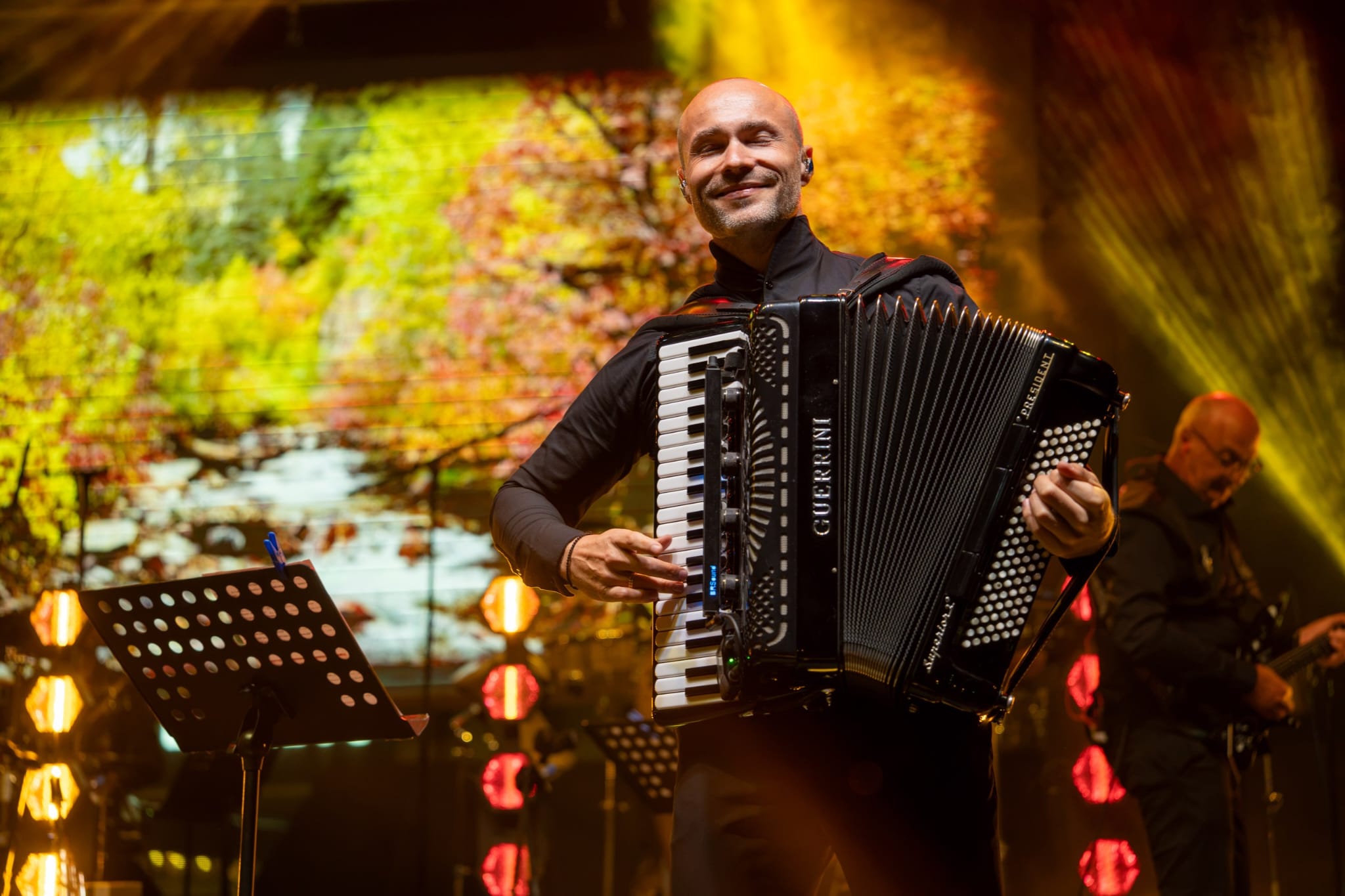 Kraljevo zagrlilo svog virtouza: Aleksandar Sofronijević priredio muzički spektakl u rodnom gradu! 4 PHOTO 2026 07 25 13 40 48 5