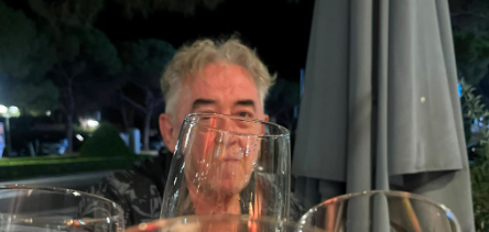 Nova objava Mime Karadžića izazvala lavinu komentara: "Mnoge čedne žene su tako pale na leđa" 12 Screenshot 2026 07 10 121931
