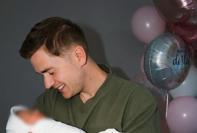 Niko nije znao da čeka drugo dete: Pobednik "Zvezda Granda" ponovo postao tata devojčice kojoj su dali prelepo ime 20 SnapInsta