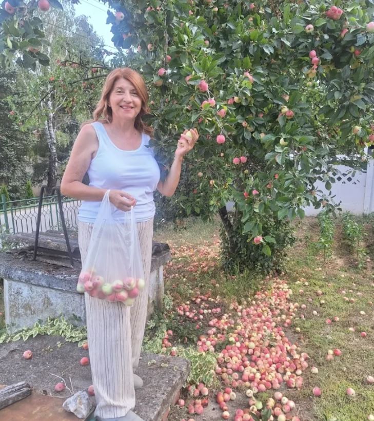 Bilja Jevtić objavila fotografiju iz dvorišta rodne kuće: Emotivna poruka dirnula mnoge (FOTO) 6 bilja jevtic