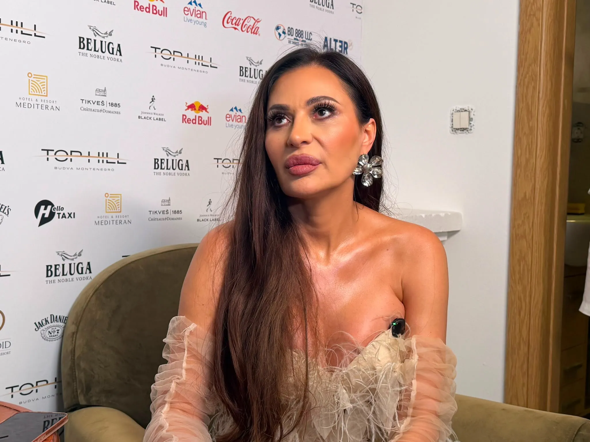 Ceca emotivno o porodici Gudelj: "Sve vreme su bili uz Anastasiju, to je jedna zdrava i normalna porodica" (VIDEO) 6 ceca 1