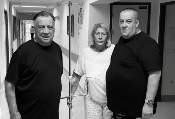 Hitno oglašavanje sina Halida Bešlića: "Ovaj momak je ležao u bolnici sa mojim roditeljima" 7 dino beslic