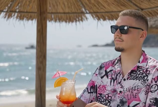 Damjan Vračar objavio novi letnji hit za kojim su svi poludeli: Finalista "Zvezda Granda" poslao jasnu poruku devojkama (VIDEO) 18 image 1 35