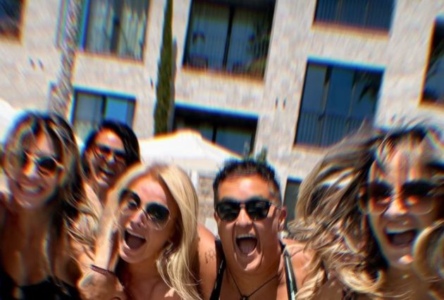 Marija Šerifović pozirala u kupaćem, pa pokazala kako luduje sa drugaricama na moru: "Život je lep!" (FOTO) 18 marija serifovic 2