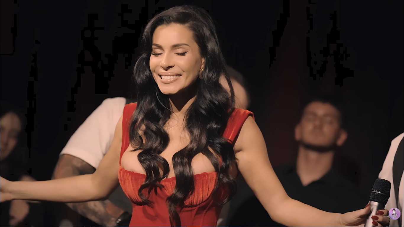 Mia prepevala svoje najveće hitove, fanovi u šoku: "Šta uradi ova žena?!" 7 mia boriavljevic 2