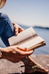 stocksnap reading 925589