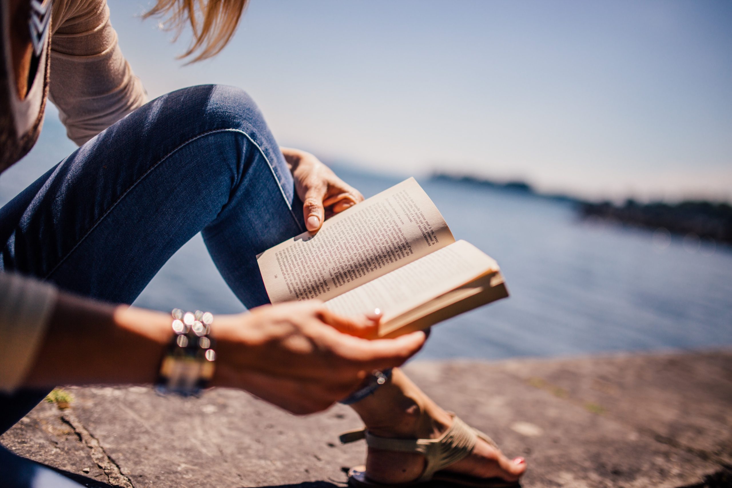 stocksnap reading 925589