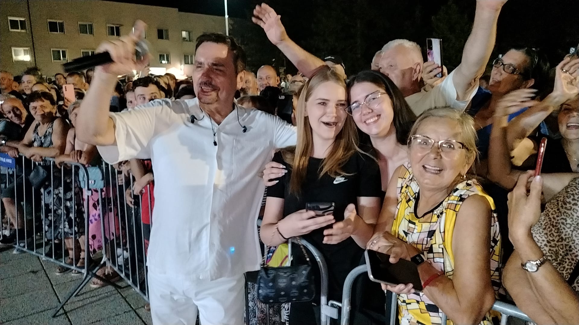 Više od 15.000 ljudi pevalo sa Kebom uglas! Pevač se oglasio nakon neviđenog spektakla u Niškoj Banji (FOTO/VIDEO) 7 IMG 20260802 WA0013