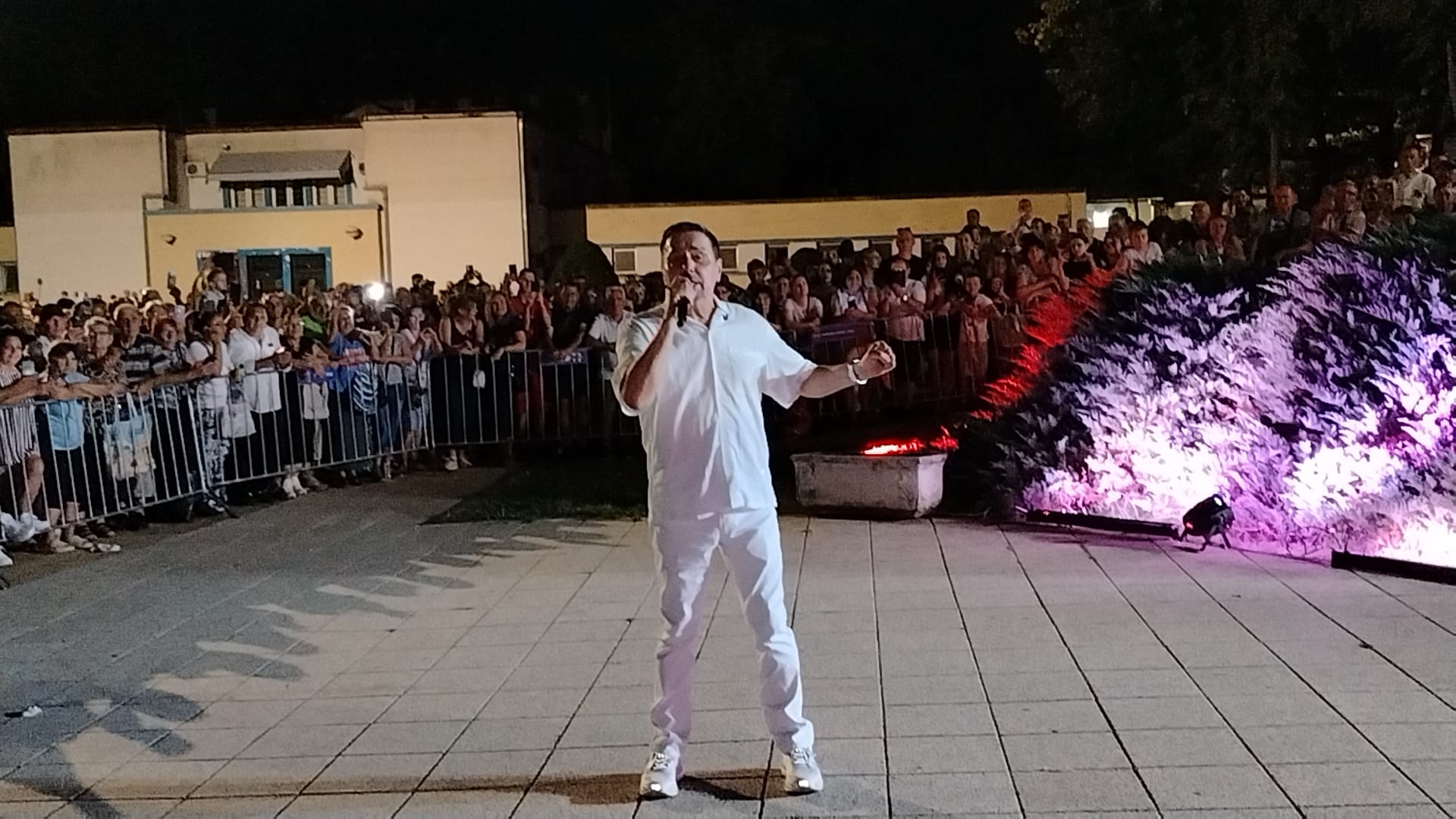 Više od 15.000 ljudi pevalo sa Kebom uglas! Pevač se oglasio nakon neviđenog spektakla u Niškoj Banji (FOTO/VIDEO) 8 IMG 20260802 WA0014