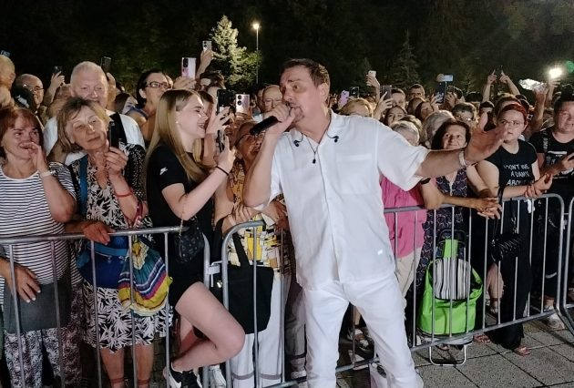 Više od 15.000 ljudi pevalo sa Kebom uglas! Pevač se oglasio nakon neviđenog spektakla u Niškoj Banji (FOTO/VIDEO) 18 IMG 20260802 WA0015