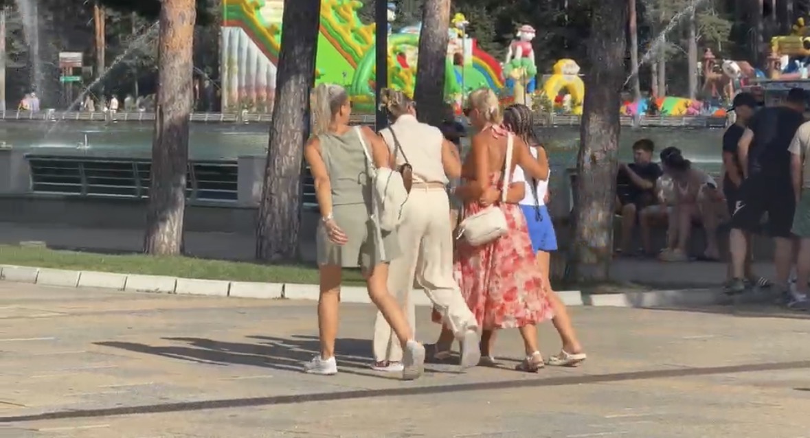 Paparazzo: Finalistkinje "Nikad nije kasno" uhvaćene na Zlatiboru, evo šta rade pred večerašnji koncert (VIDEO) 7 IMG 5879