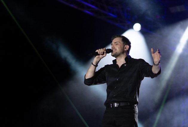Vratio se na na scenu koja ga podseća na početke karijere: Mirza Selimović posle 12 godina ponovo na "Roštiljijadi" (FOTO) 14 PHOTO 2026 08 26 19 02 55 2