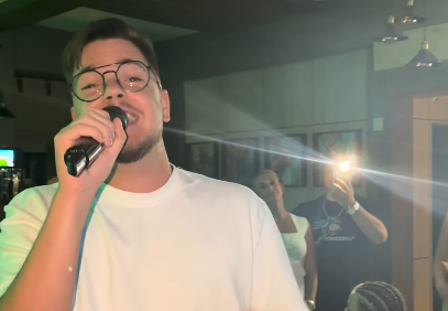 Nenad Horvat pevao do ranih jutarnjih sati na Zlatiboru sa takmičarima iz emisije "Nikad nije kasno" (VIDEO) 13 Screenshot 2026 08 21 112114
