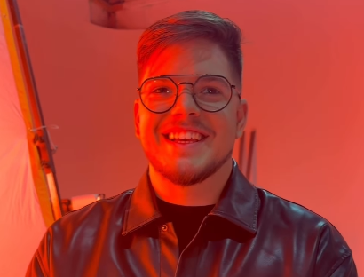 Igrali smo "Ili-ili" sa Nenadom Horvatom: Evo šta mu je velika želja, u sve umešana poznata pevačica (VIDEO) 22 Screenshot 2026 08 28 164905