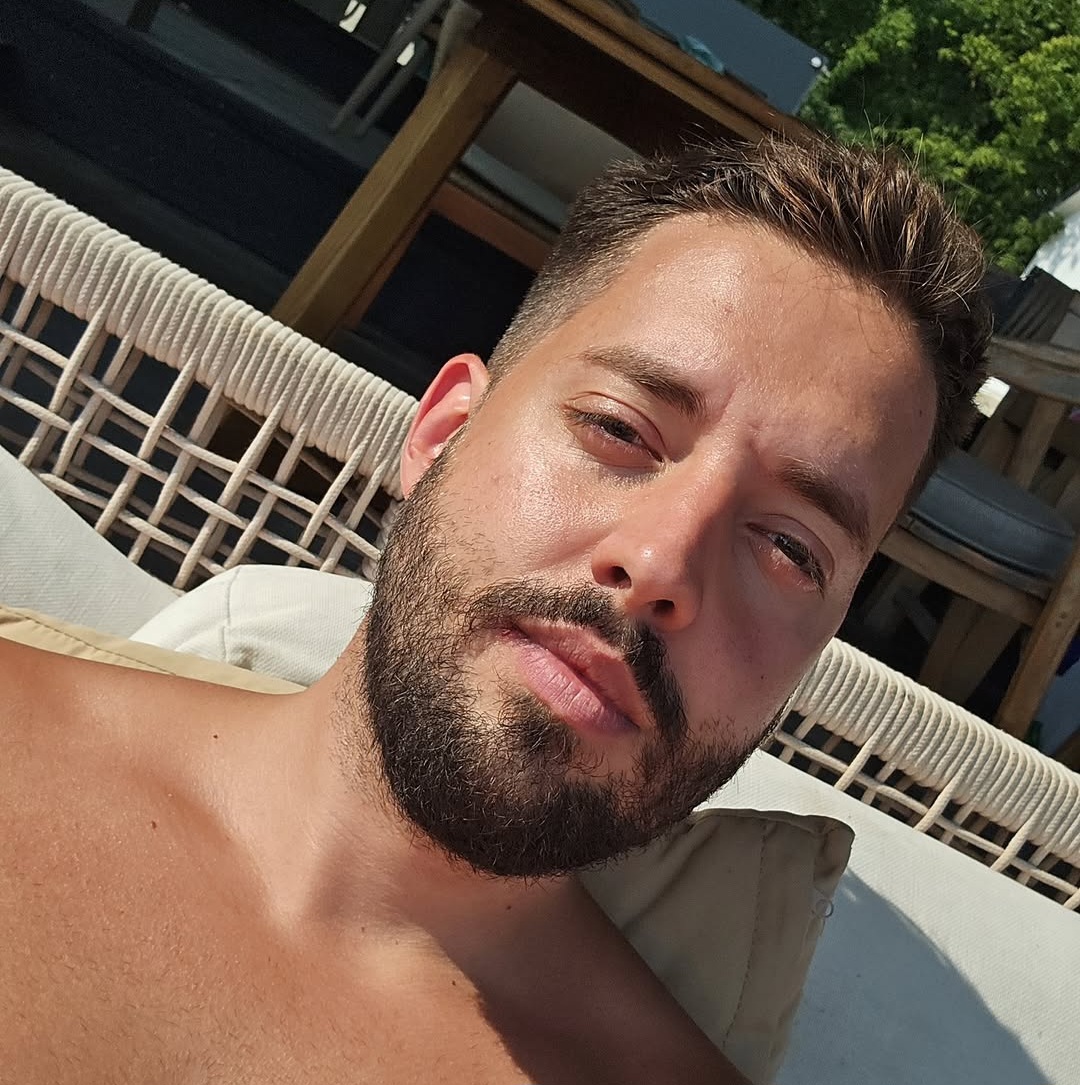 Ma kakav Roki Balboa: Dok Željko Vasić peva baladu, Žarko Madžić "pumpa" bicepse (VIDEO) 6 Screenshot 20260807 202954 Instagram