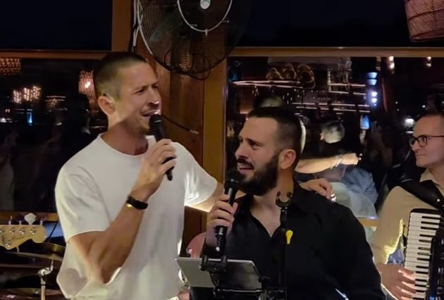 Nikola Rokvić "izronio" iz gužve dok je Marko pevao: Braća napravila trenutak za pamćenje (VIDEO) 15 Screenshot 20260829 131556 Instagram