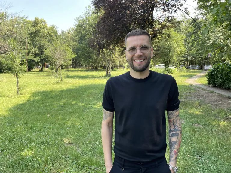 "Zaključao sam se u sobu, za mesec dana sam bio potpuno nova osoba": Pevač otkrio sve o raskidima, priznao šta mu je najveći problem 7 image 3