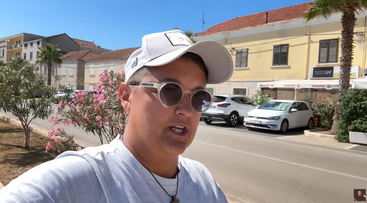 Marija Šerifović napravila žurku na moru: Zapevala "Molitvu", ljudi se okupili oko jahte i pevali uglas (VIDEO) 5 Marija Šerifović zapevala "Molitvu" na jahti