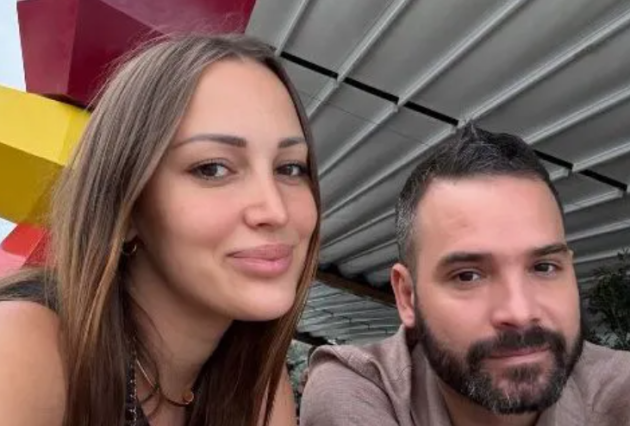 Aleksandra Prijović i Filip Živojinović krstili ćerku, mala Aria sve vreme u naručju kuma (VIDEO) 12 Screenshot 2026 09 03 130323