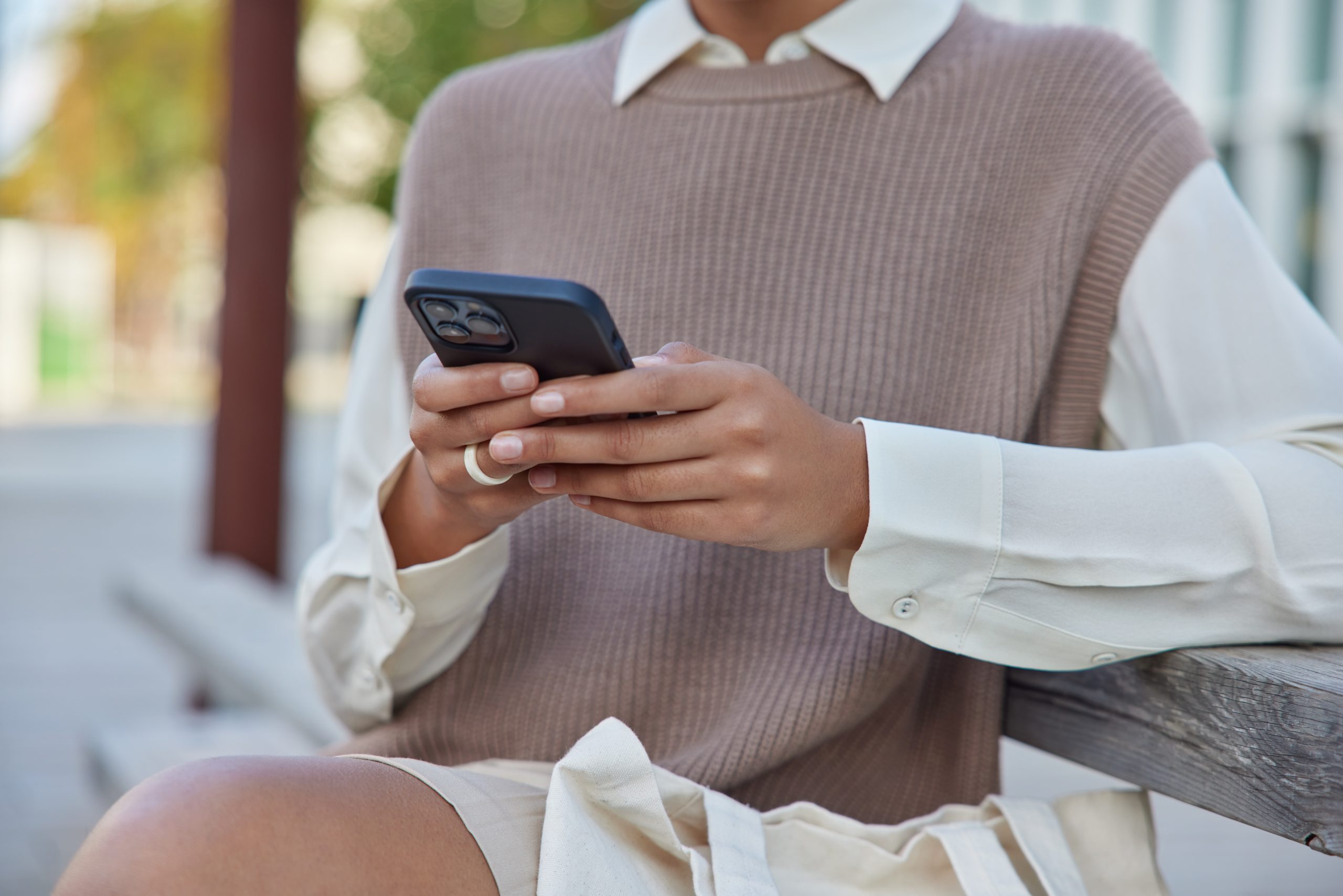 Prema horoskopu, ova četiri znaka nikada ne šalju poruku prva: Čekaju da se vi javite 6 mobilni telefonn